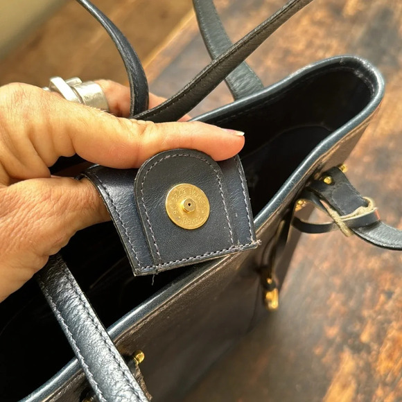 Brighton vtg navy blue leather with gold hardware large bucket back - Picture 15 of 15